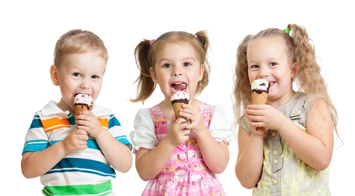 Kinder essen Eis | © panthermedia.net /oksun70